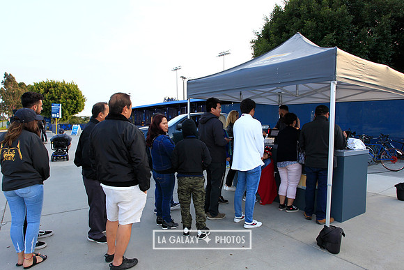 060219_LAGalaxyvsRevolution_GA_6957