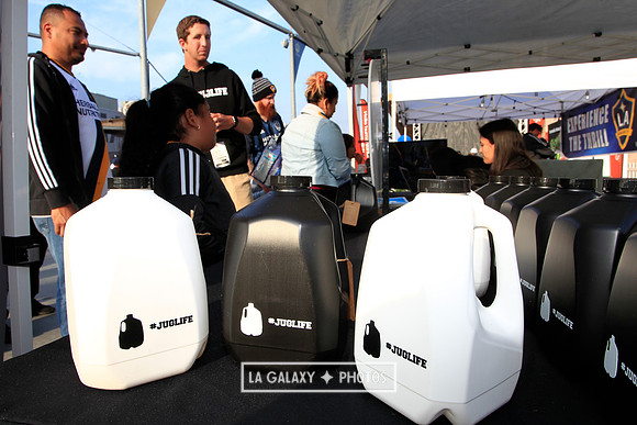 060219_LAGalaxyvsRevolution_GA_6612