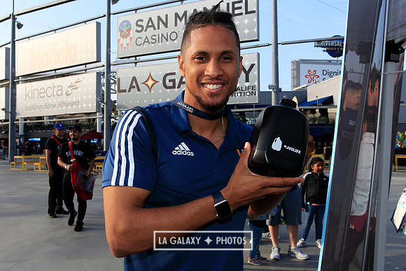 060219_LAGalaxyvsRevolution_GA_6597
