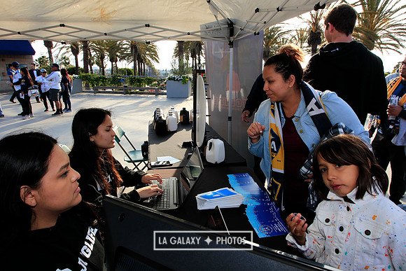 060219_LAGalaxyvsRevolution_GA_6627