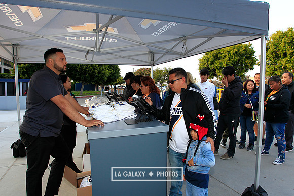 060219_LAGalaxyvsRevolution_GA_6932