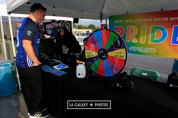 060219_LAGalaxyvsRevolution_GA_6608