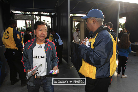 060219_LAGalaxyvsRevolution_GA_6575