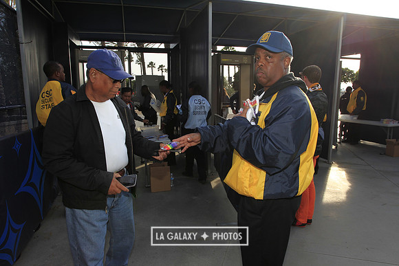 060219_LAGalaxyvsRevolution_GA_6568