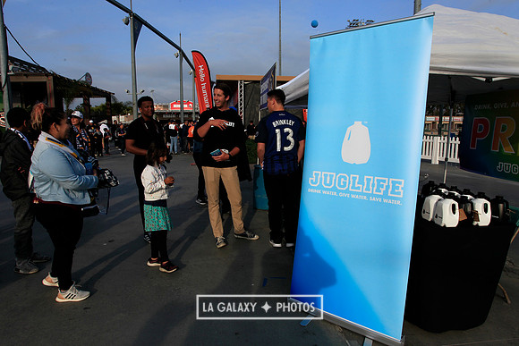 060219_LAGalaxyvsRevolution_GA_6591