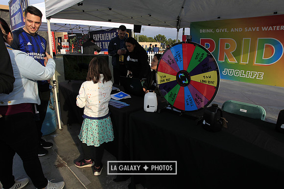 060219_LAGalaxyvsRevolution_GA_6602