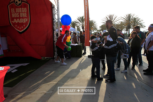 060219_LAGalaxyvsRevolution_GA_6748