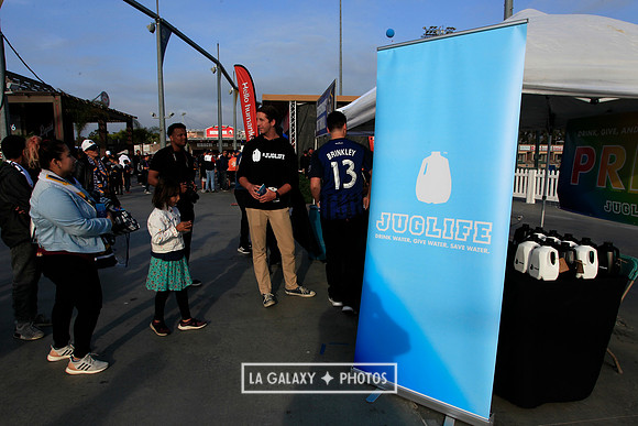 060219_LAGalaxyvsRevolution_GA_6590