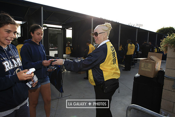 060219_LAGalaxyvsRevolution_GA_6577