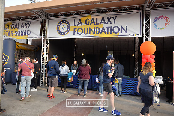 060219_LAGalaxy_vs_NERevolution_SC0357