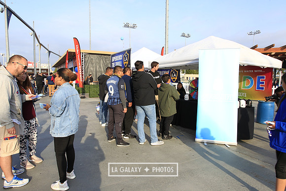 060219_LAGalaxyvsRevolution_GA_6624