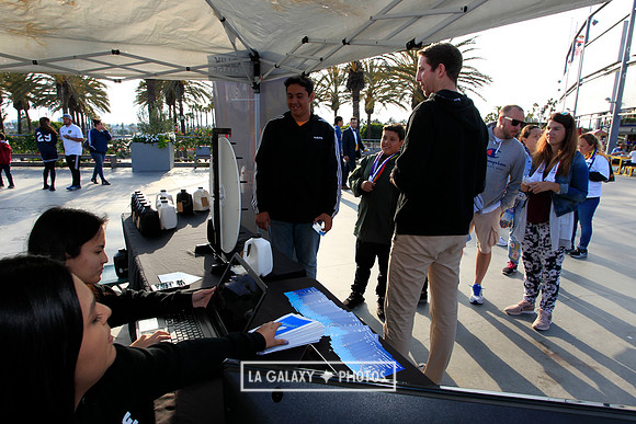 060219_LAGalaxyvsRevolution_GA_6635