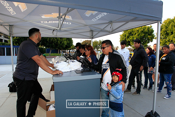 060219_LAGalaxyvsRevolution_GA_6935