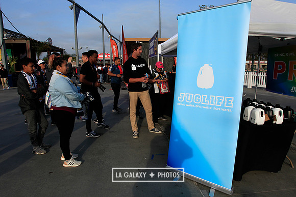 060219_LAGalaxyvsRevolution_GA_6595