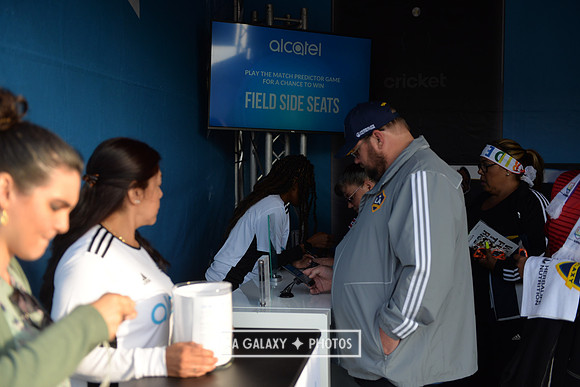 060219_LAGalaxy_vs_NERevolution_SC0287