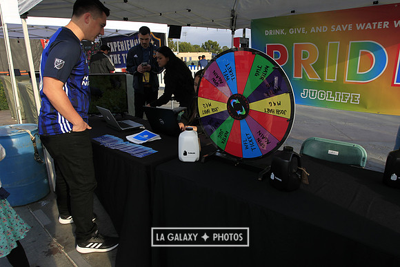 060219_LAGalaxyvsRevolution_GA_6604