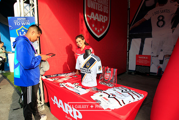 060219_LAGalaxyvsRevolution_GA_6789