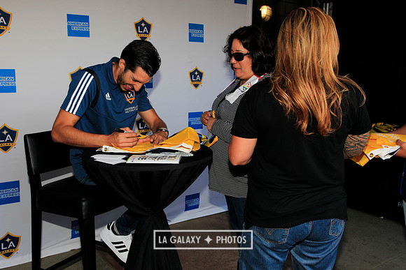 060219_LAGalaxyvsRevolution_GA_6897
