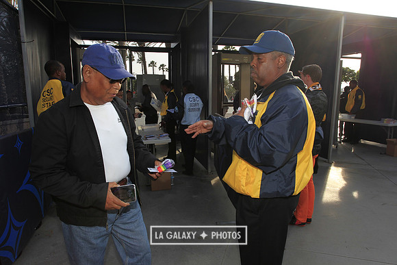 060219_LAGalaxyvsRevolution_GA_6570