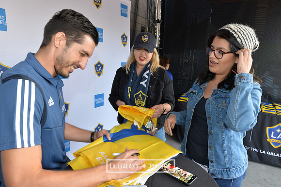 060219_LAGalaxy_vs_NERevolution_SC0329