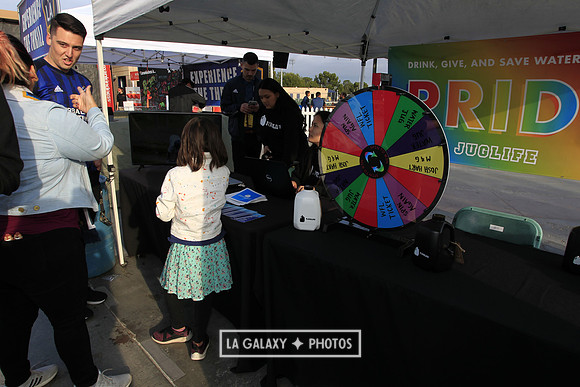 060219_LAGalaxyvsRevolution_GA_6601