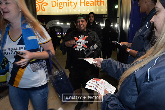 060219_LAGalaxy_vs_NERevolution_SC1948