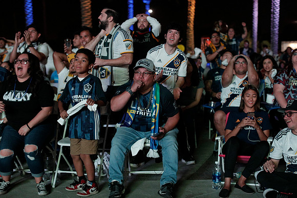 10242019_GalaxyViewingParty_GA_0400