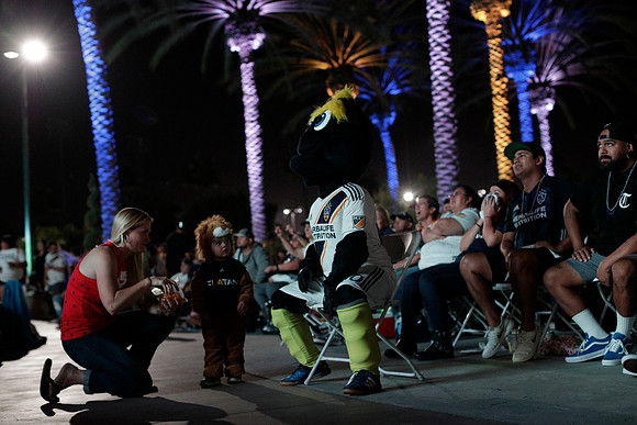 10242019_GalaxyViewingParty_GA_0392