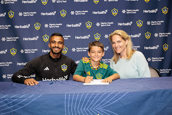 061025_LA_GALAXY_RM_002