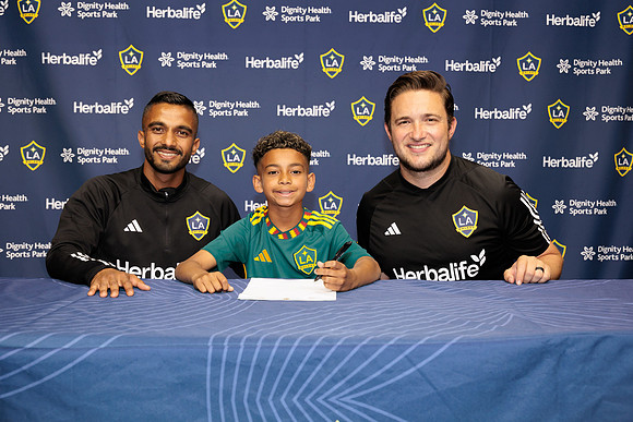 061025_LA_GALAXY_RM_045