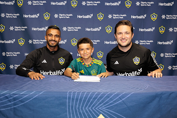 061025_LA_GALAXY_RM_036