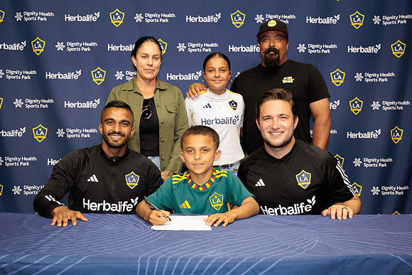 061025_LA_GALAXY_RM_039