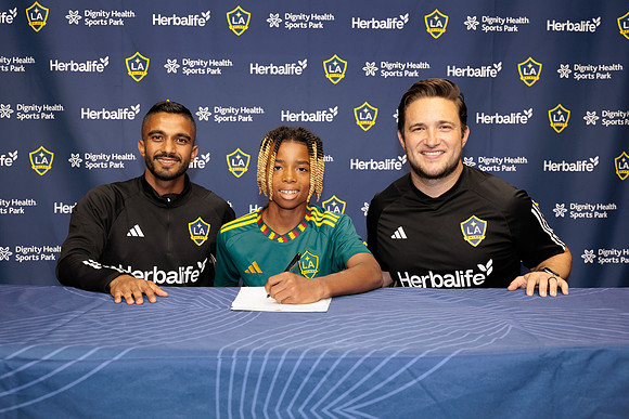 061025_LA_GALAXY_RM_055