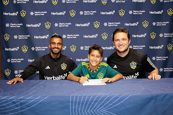 061025_LA_GALAXY_RM_012